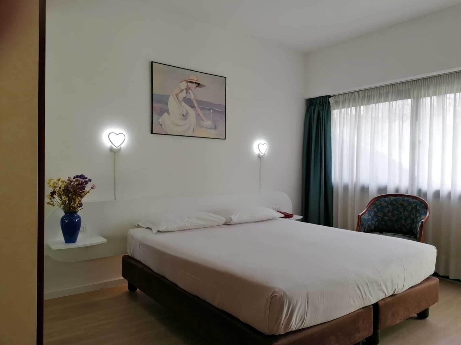Green Hotel Motel Верджате Экстерьер фото