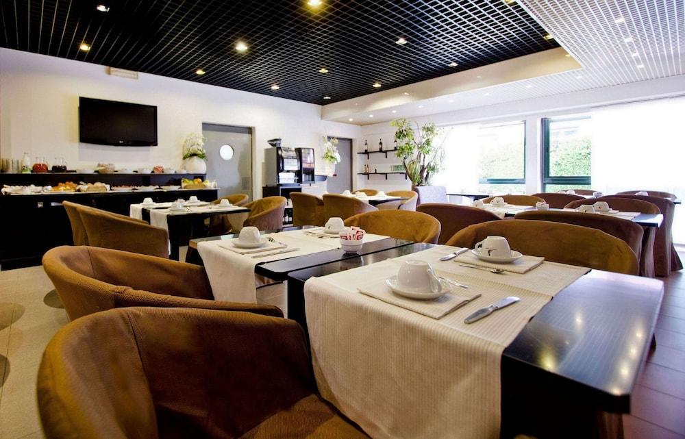 Green Hotel Motel Верджате Экстерьер фото