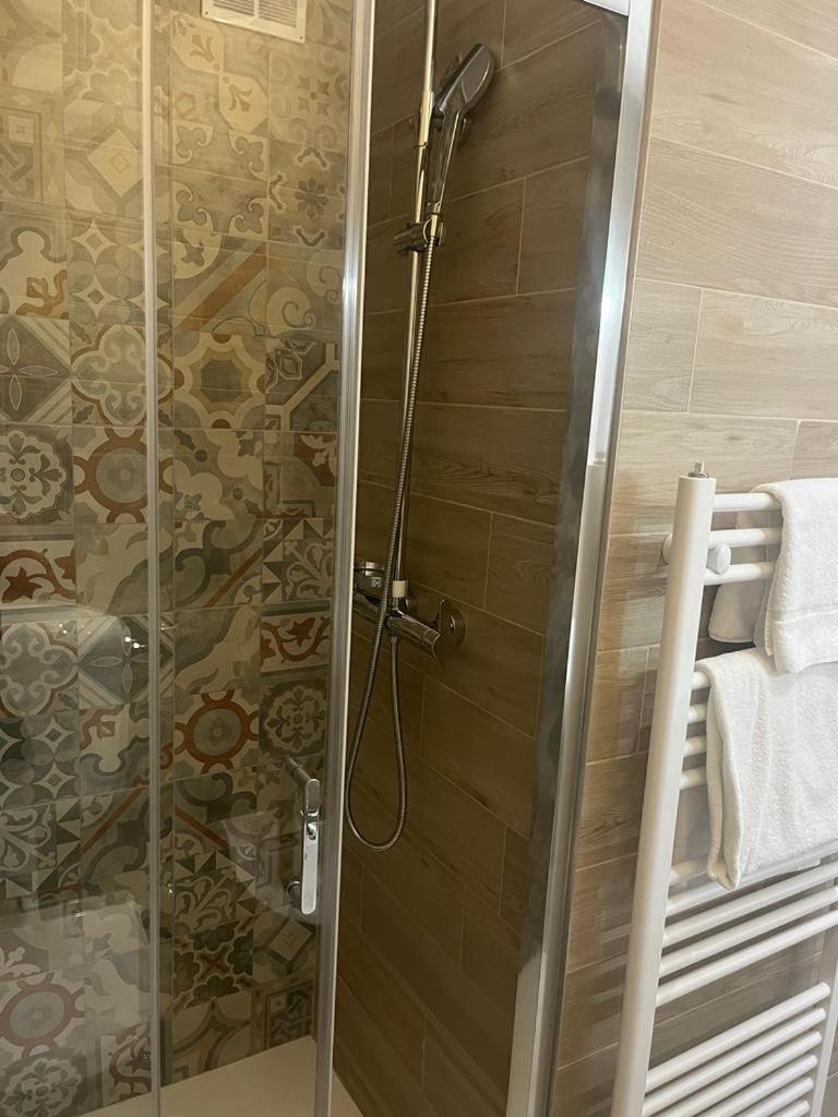 Green Hotel Motel Верджате Экстерьер фото