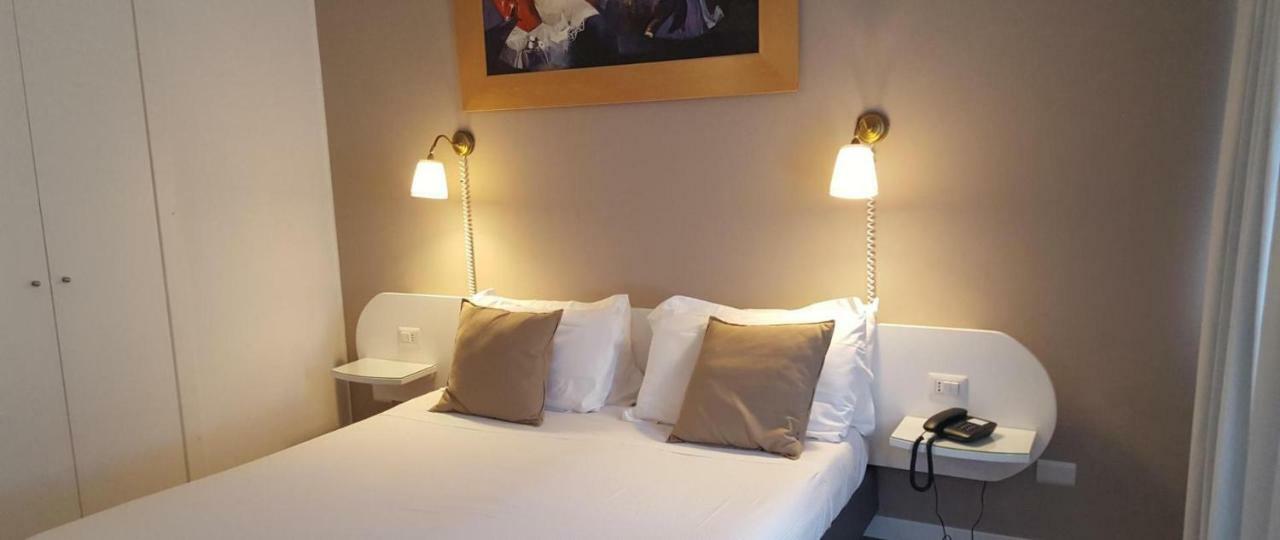 Green Hotel Motel Верджате Экстерьер фото